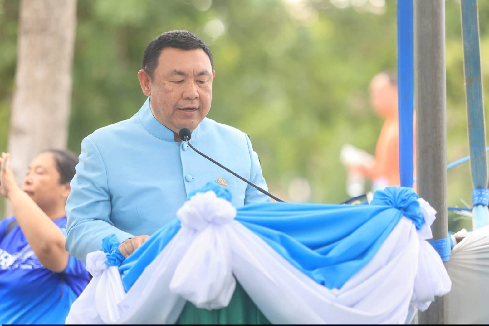 title - รองปลัดกระทรวงเกษตรและสหกรณ์ เป็นประธานพิธีเปิดงาน “สืบสานพระราชปณิธาน สร้างงานเกษตรกรรม เลิศล้ำงานหัตถศิลป์ ท่องเที่ยวถิ่นวิถีไทย” เพื่อน้อมรำลึกในพระมหากรุณาธิคุณของสมเด็จพระนางเจ้าสิริกิติ์ พระบรมราชินีนาถ พระบรมราชชนนีพันปีหลวง ประจำปี พ.ศ. 2569 ณ ศูนย์ส่งเสริมและพัฒนาอาชีพเสริมนอกภาคการเกษตร (ศูนย์ศิลปาชีพบางไทรฯ (เดิม)) 